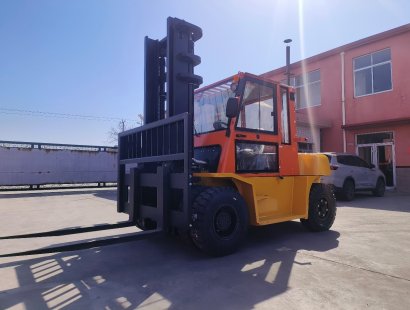 青岛合众六吨柴油叉车上市 双前轮重载设计适配钢厂石材等重工况