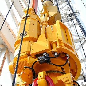 Top drive drilling system