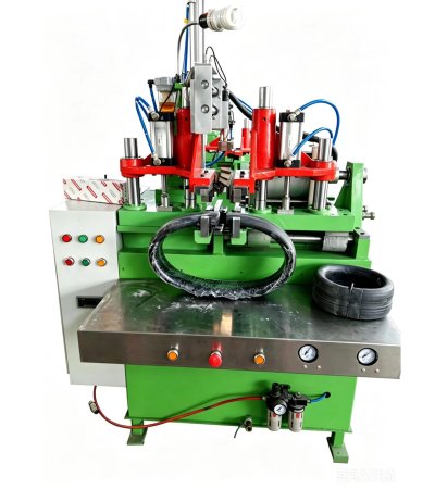 Hollow tyre splicing machine