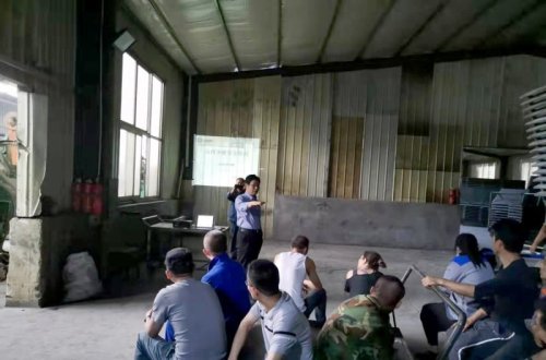 华骏通过“100天安全环保劳动竞赛”促进生产质量和安全方面的增长。