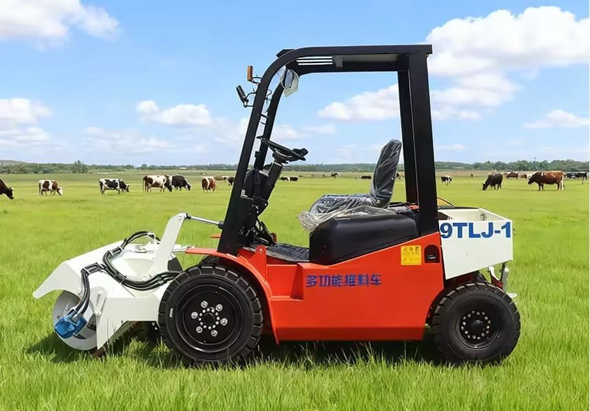 9TLJ-01 柴油动力多功能饲料推送车