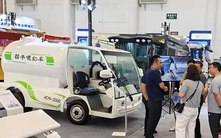 乳品行业盛会开幕；青岛三合东行机械诚邀您加入我们，开启创新之旅。